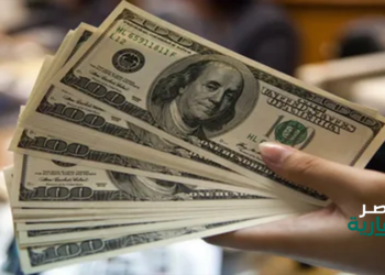 سعر الدولار في السوق السوداء يرتفع بشكل قياسي