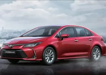 سعر تويوتا كورولا 2024 يتراجع 200 ألف واختفاء الأوفر برايس من المعارض