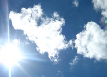 الطقس اليوم مباشر.. انكسار الموجة الحارة وارتفع جديد في هذا الموعد