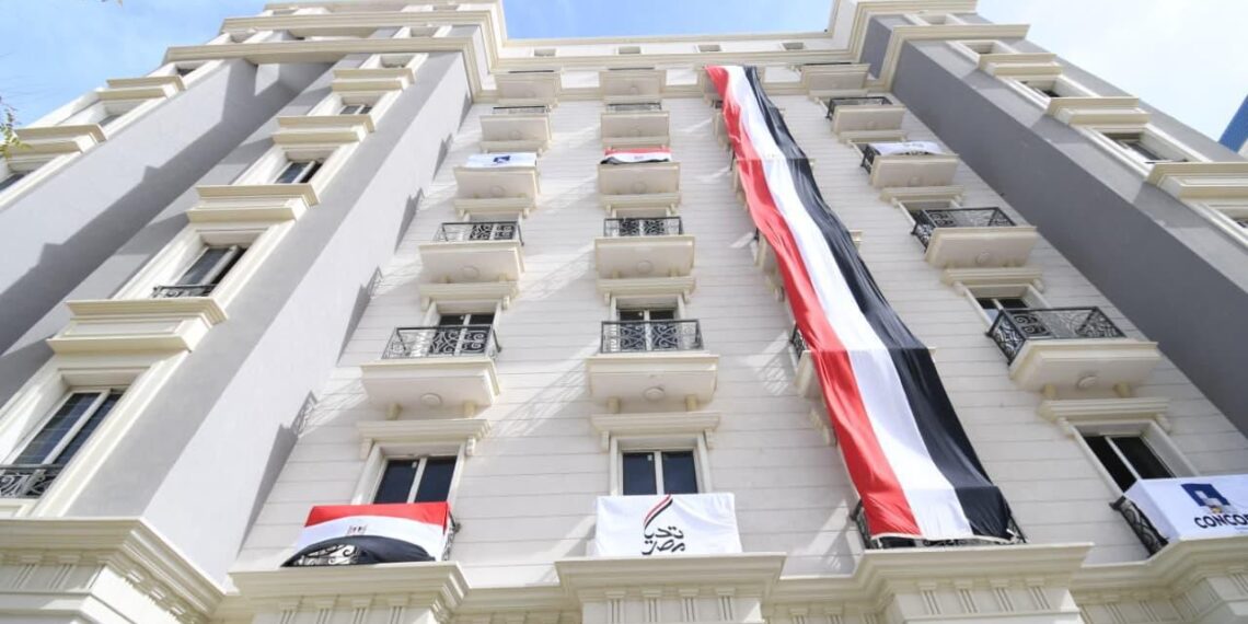 العلمين الجديدة.. وزير الإسكان يتفقد العمارات السكنية بالحي اللاتيني